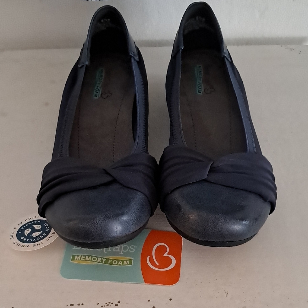 Comfortable Women's Black Flats by Earth Spirit